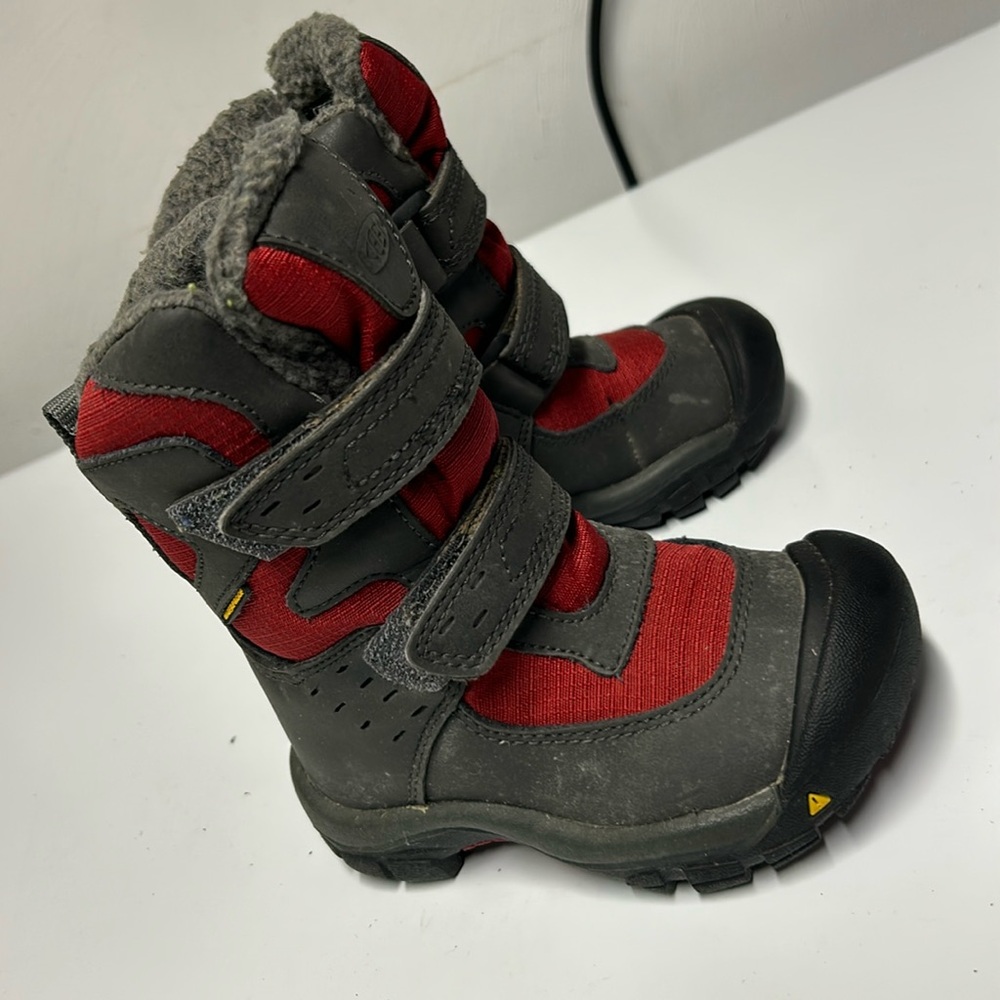 KEEN EUC toddler size 8 ski boots